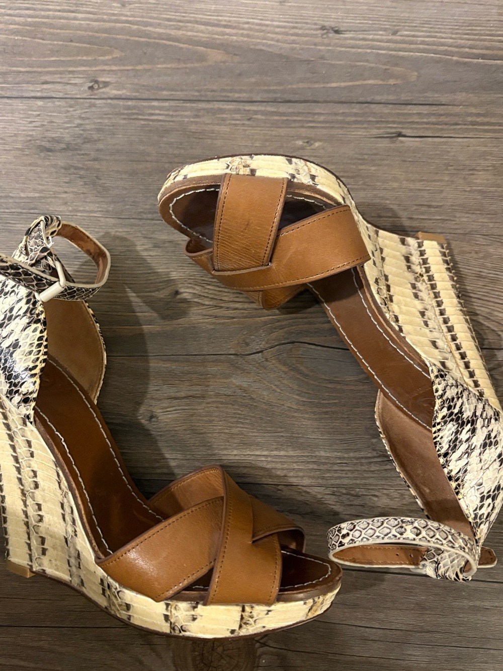 Tory Burch Livia Tan Leather and Snakeskin Wedge Sandals Size 6.5 - Picture 6 of 7